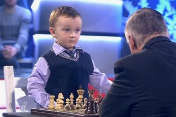 Маленький шахматист Михаил Осипов
