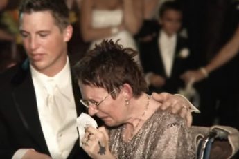 Из-за болезни мама не могла танцевать с сыном на его свадьбе, но он нашел гениальный выход