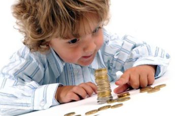 Что делать, если ребенок ворует деньги и как его отучить