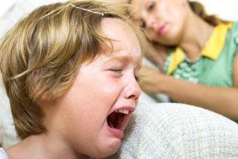 10 фраз, которые разрушают отношения с ребёнком