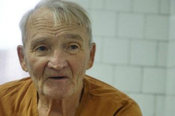 77-летний отец Александра Малинина умоляет навестить его в больнице