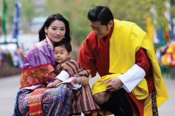 Как в Бутане появилась своя Кейт Миддлтон и чем отличается жизнь самой молодой в мире королевы